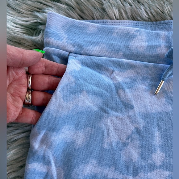 Champion Athletic Shorts, Size Medium - Picture 5 of 10